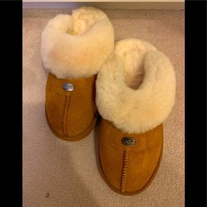 Ugg 100% sheepskin slippers-LIKE NEW